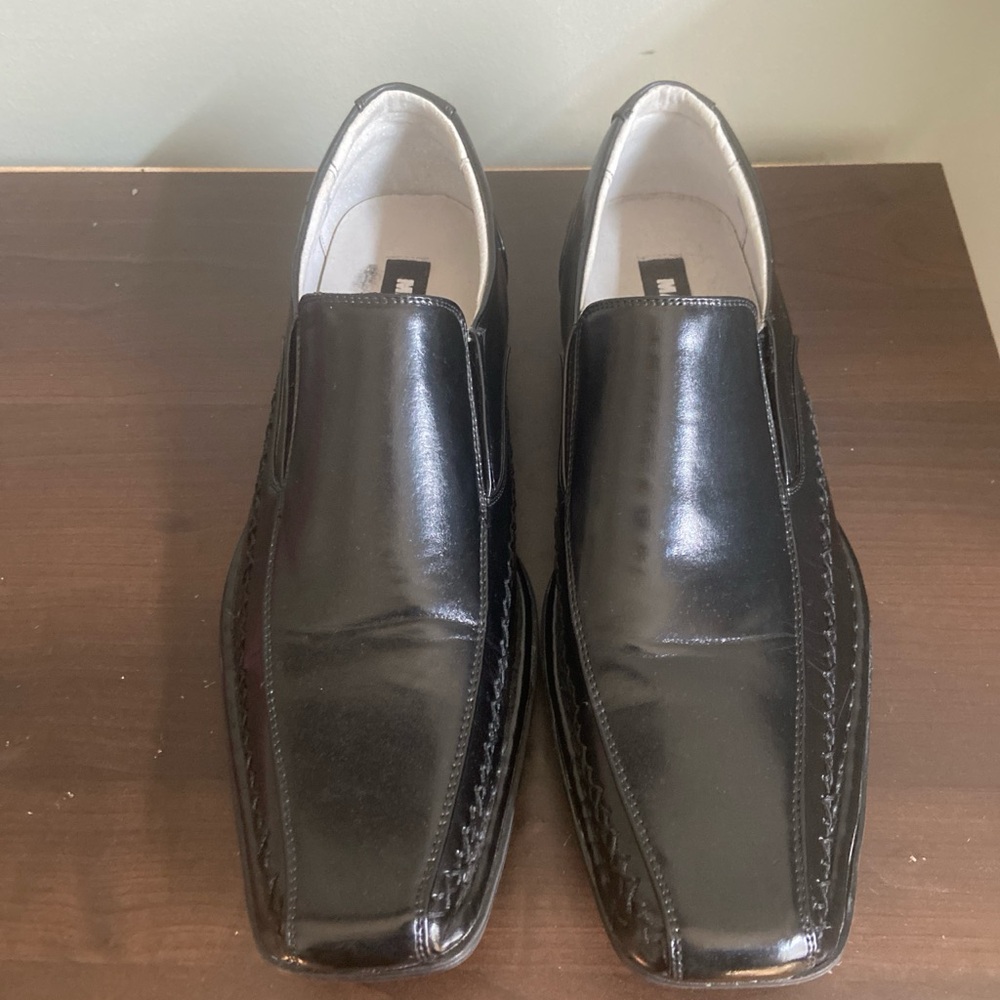 Steve Madden Black Leather Slip-On Loafers